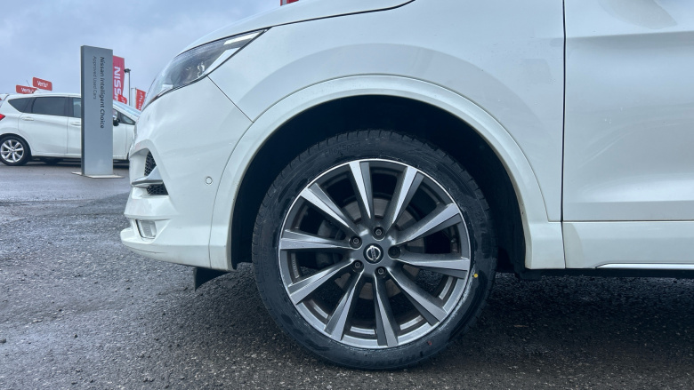 Nissan Qashqai 1.3 DiG-T 160 Tekna+ 5dr Petrol Hatchback